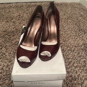 Nine West Escher